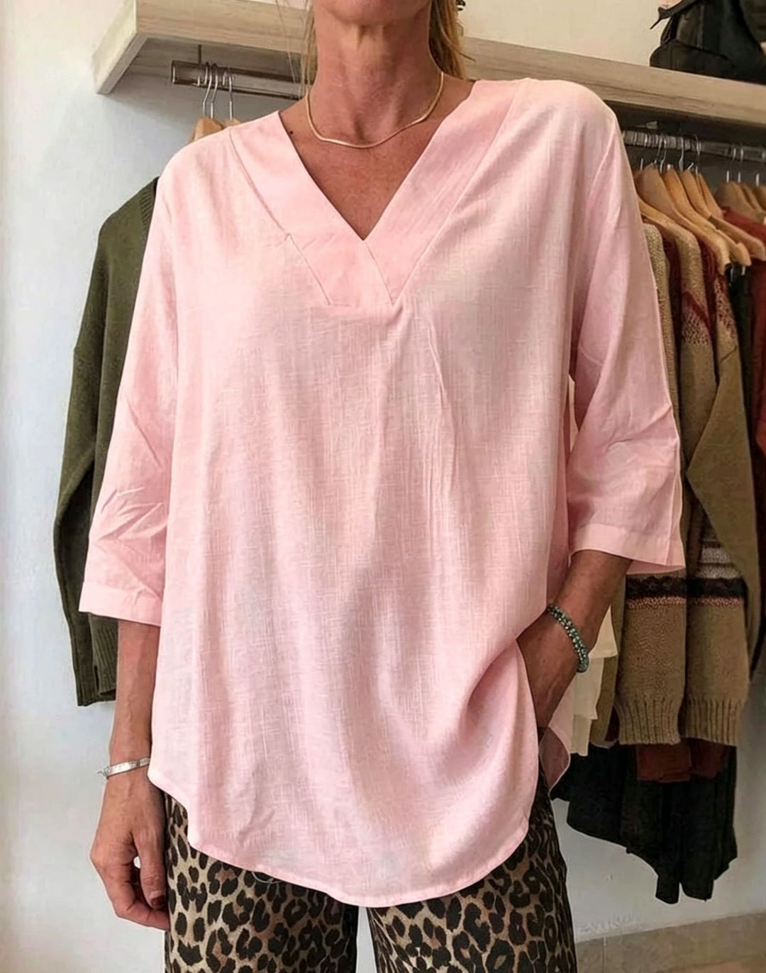 Damen Leichte Oversize V-Ausschnitt Tunika in Leinenoptik mit dreiviertel Ärmeln und abgerundetem Saum Shop Nory