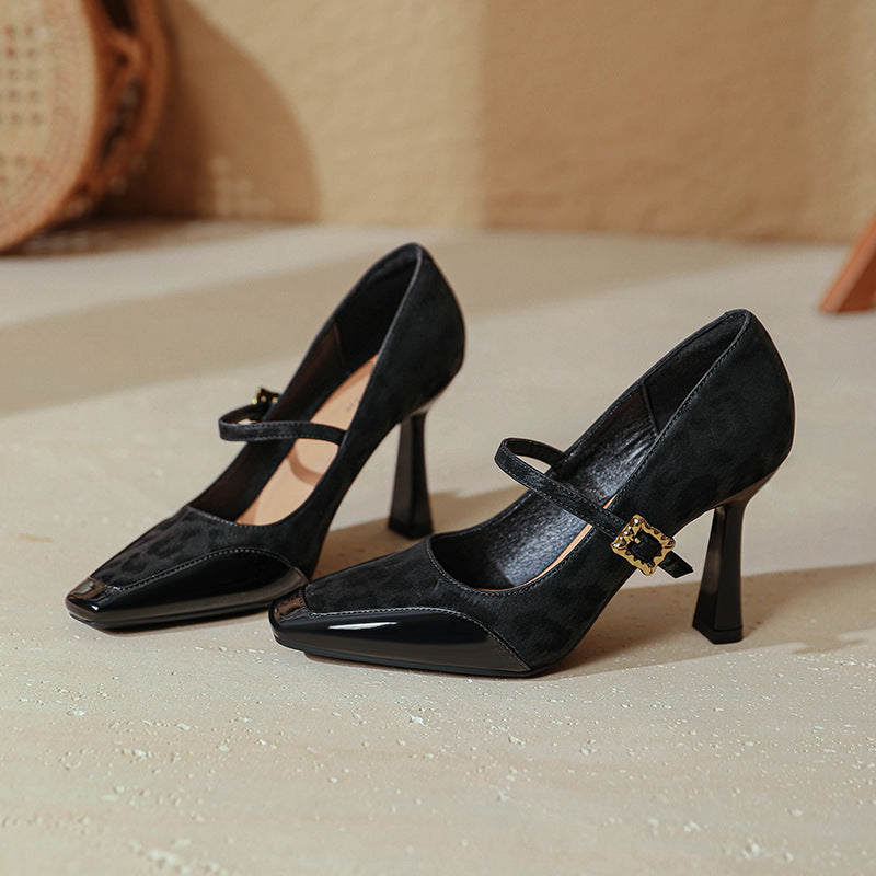 Damen elegante Mary Jane Pumps mit charakteristischem Blockabsatz und dekorativem Riemen