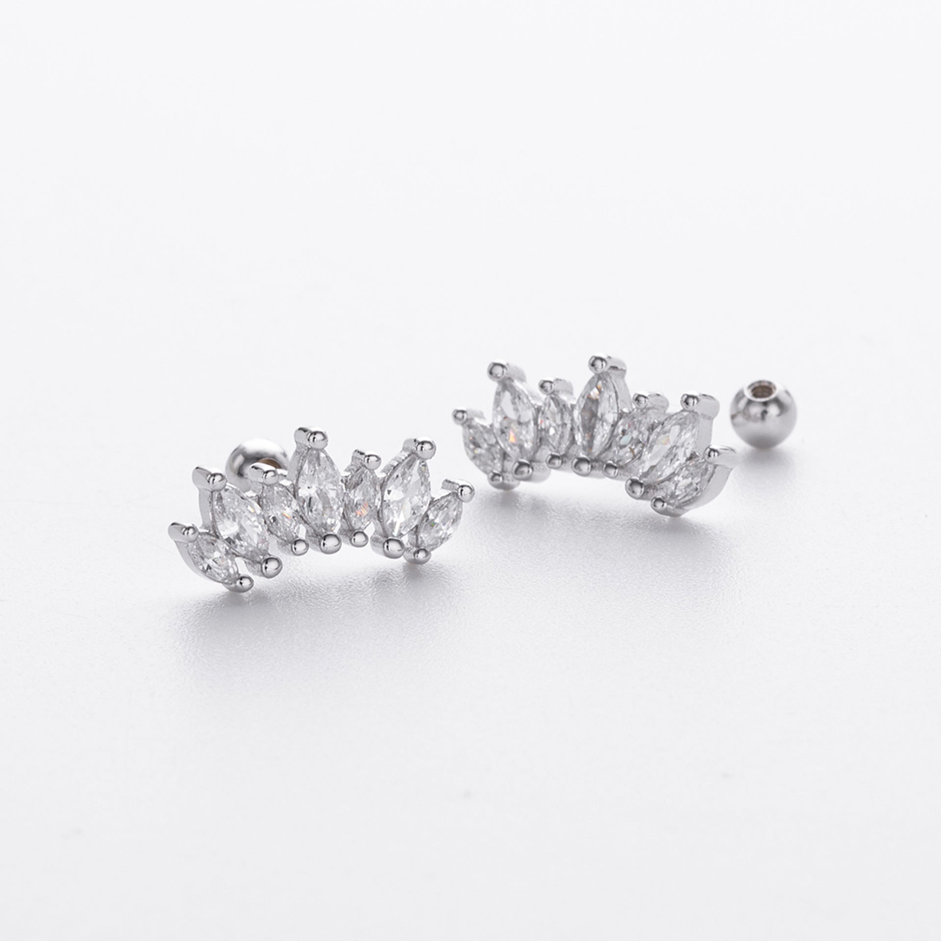 Damen Ohrstecker in Krönchen-Design aus hochwertigem 925 Sterling Silber Shop Nory