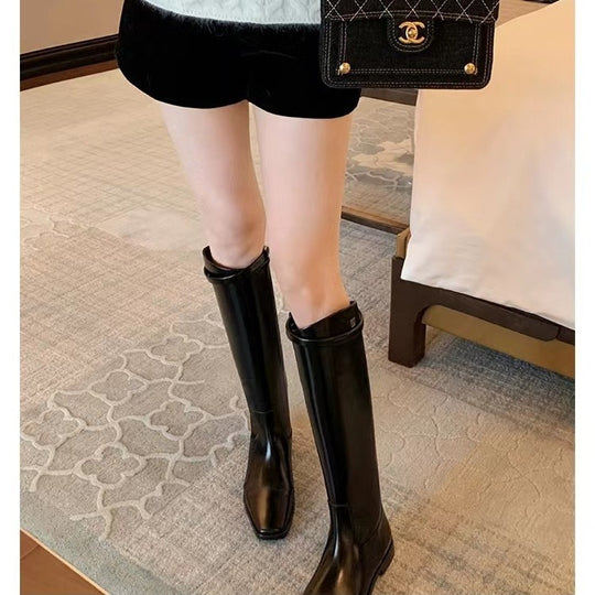 Damen Kniehohe Reitstiefel aus Glattleder mit quadratischer Zehenpartie und schlanker Silhouette Shop Nory