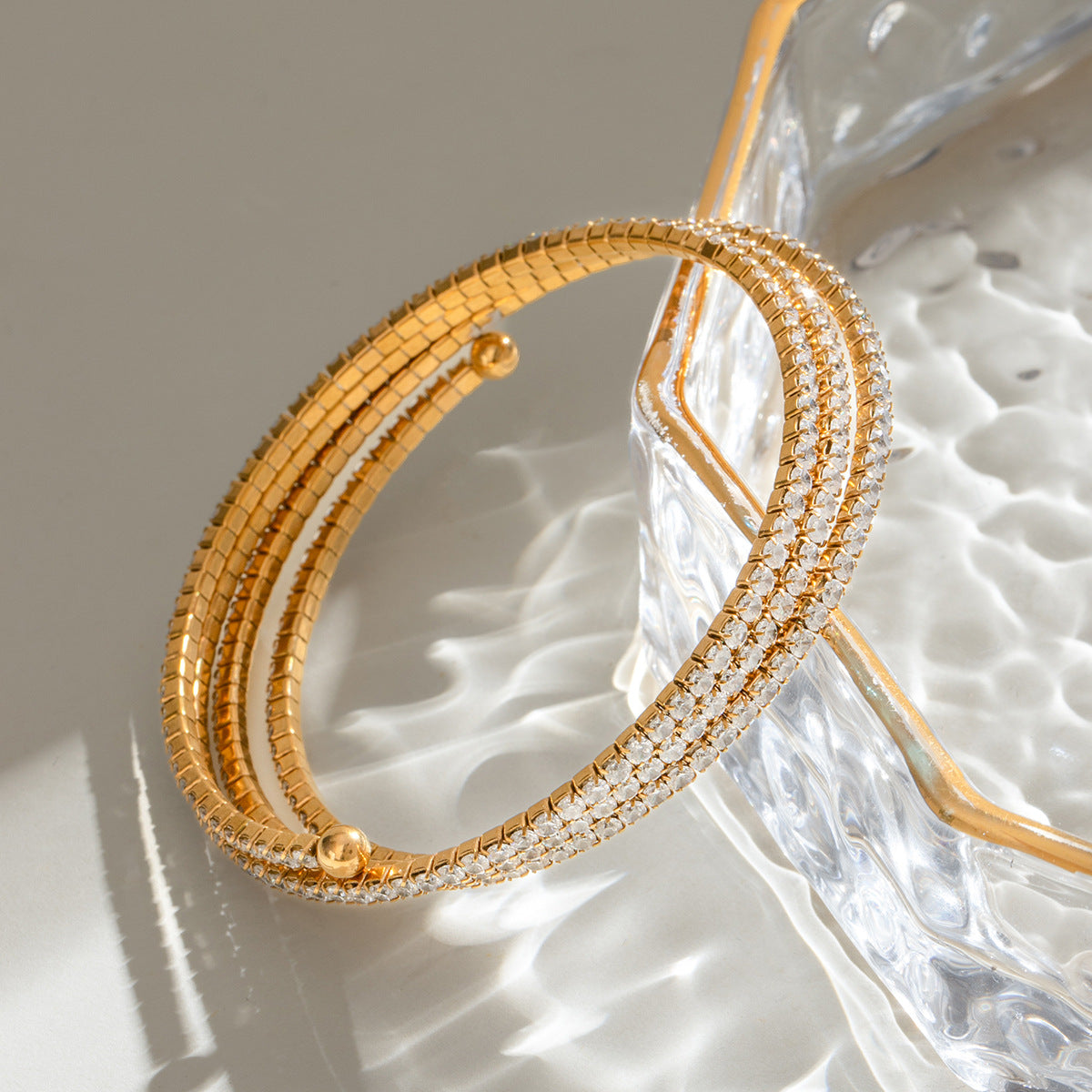 Damen Eleganter und verstellbarer Armband mit glitzernden Zirkonia Shop Nory