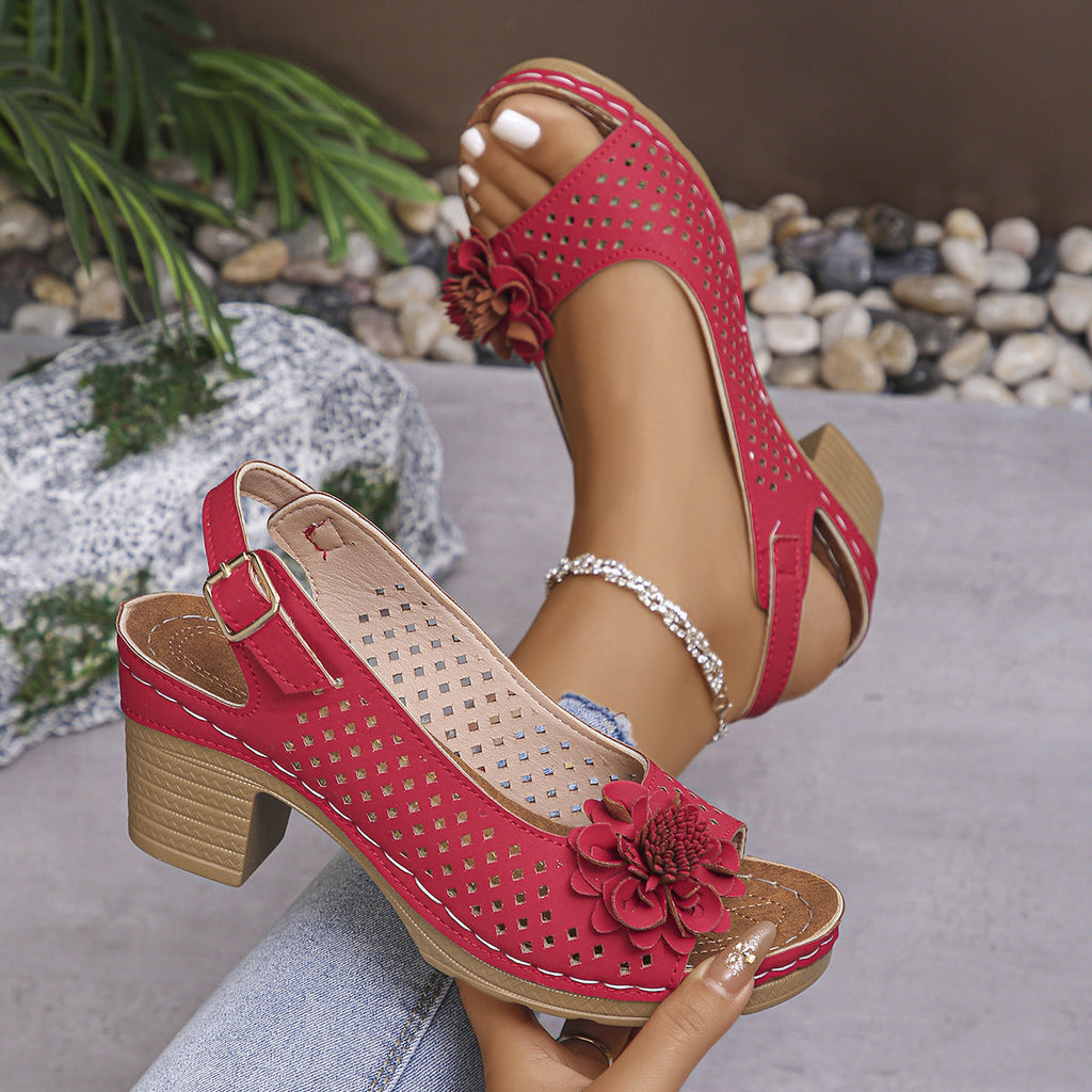 Damen Elegante und luftige Sandalen mit Blumenapplikationen