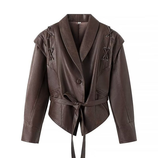 Damen kurzgeschnittene Kunstlederjacke mit Schalkragen, Schnürdetails an Schultern und Taillengürtel Shop Nory