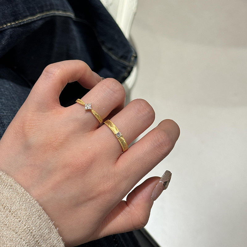 Damen zarter Ring mit funkelnden Akzenten Shop Nory