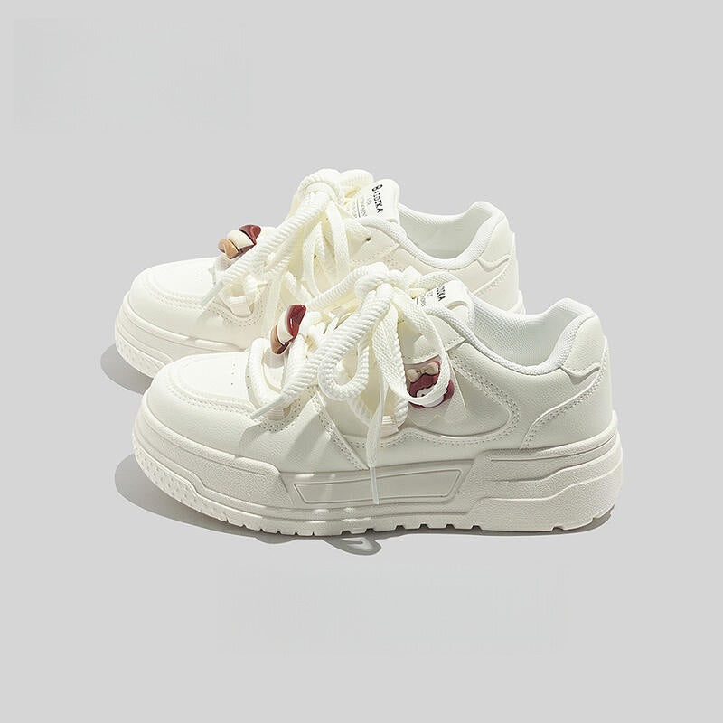 Damen Modische Sneakers mit einzigartigen Schnürdetails und verstärkter Sohle