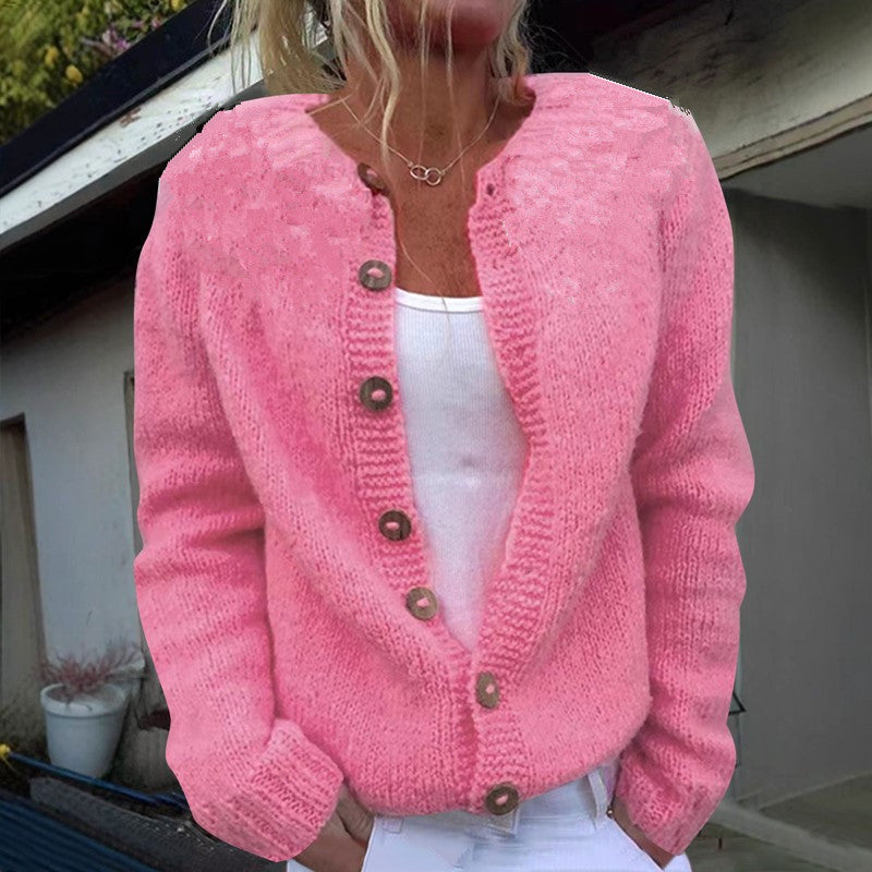 Damen nan kuscheliger Strickcardigan mit Zierholzknöpfen und Rundhalsausschnitt Shop Nory