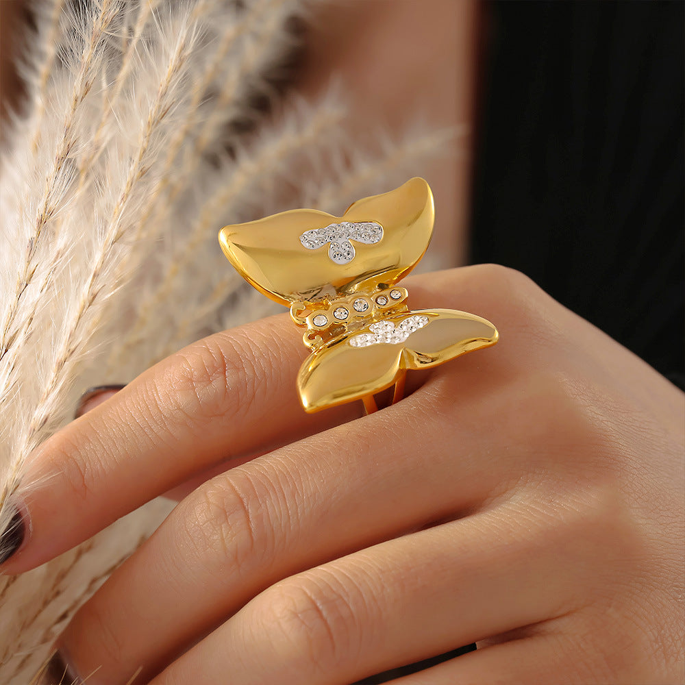 Damenring mit Schmetterlingsdesign und funkelnden Zirkonia Shop Nory