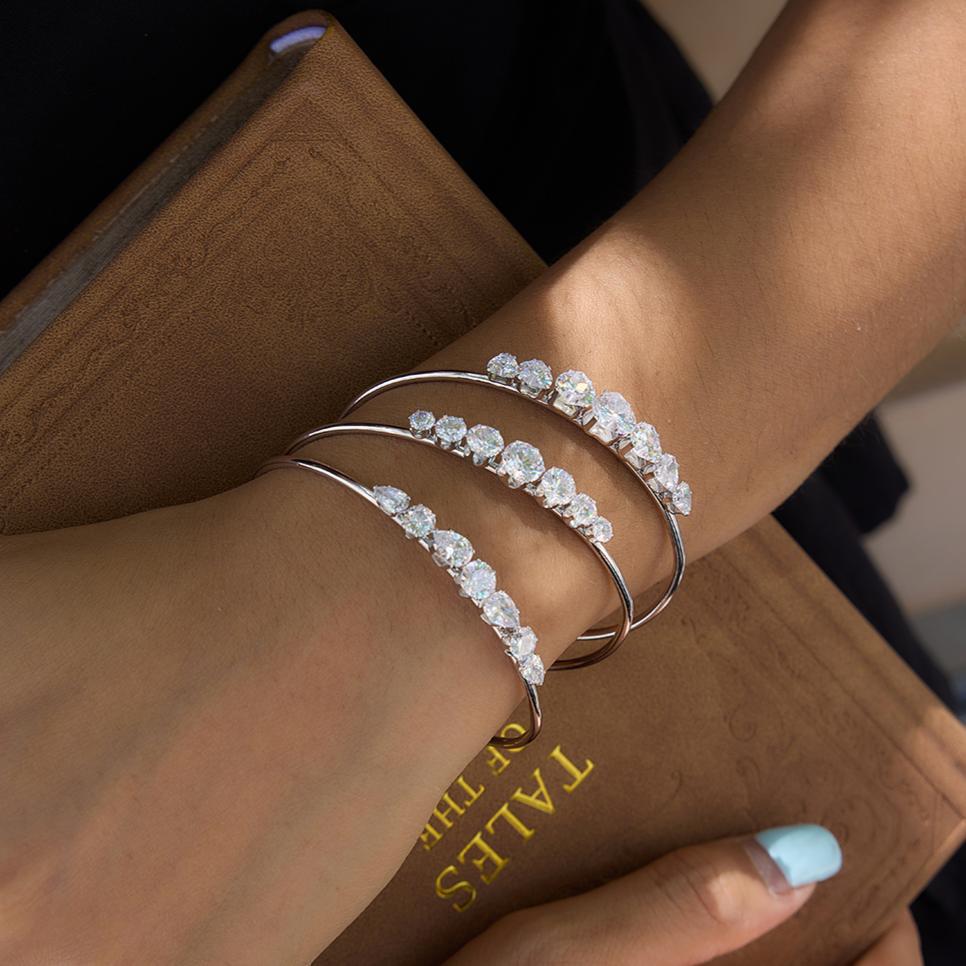 Damen Offenes Armband mit funkelnden Kristallakzenten und hypoallergenem Edelstahl Shop Nory