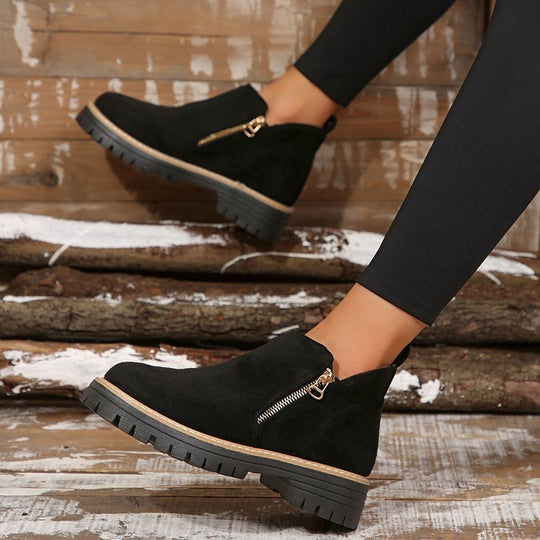 Damen Kurzschaft-Stiefeletten aus Veloursoptik mit seitlichem Reißverschluss und grober Profilsohle Shop Nory