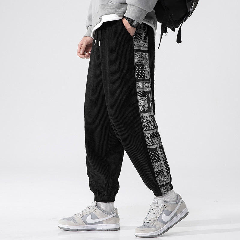 Herren Cord-Jogger mit Bandana-Seiteneinsatz, elastischem Bund, schmal zulaufender Knöcheln und geripptem Strukturstoff Shop Nory