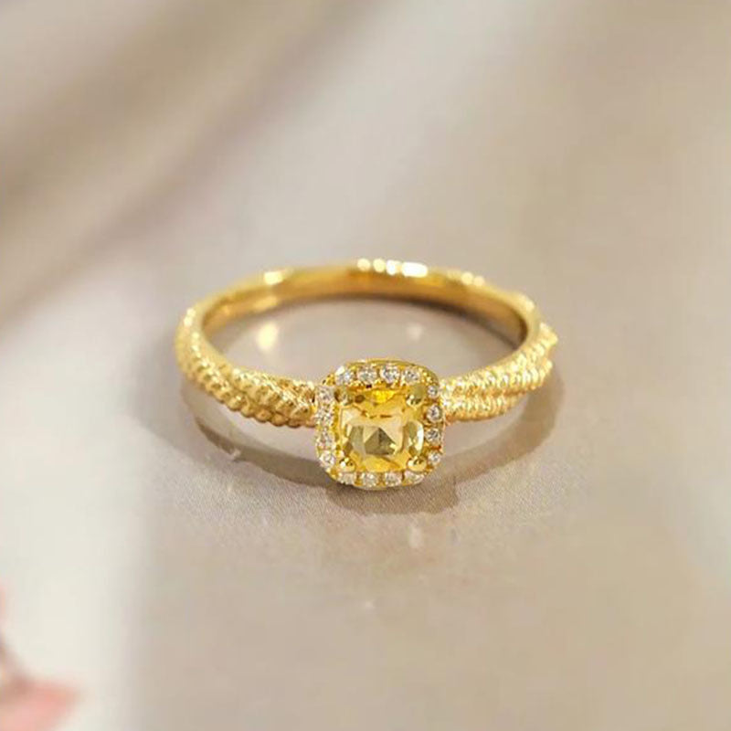 Damen Ring mit kunstvollem geflochtenem Design und strahlendem Stein Shop Nory