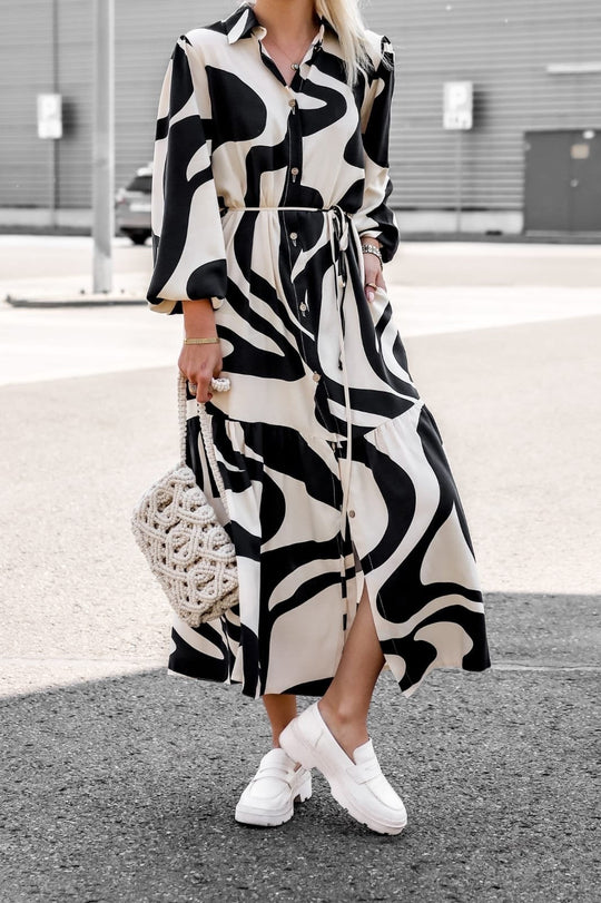 Damen Maxikleid mit modernem Muster und praktischem Taillengürtel