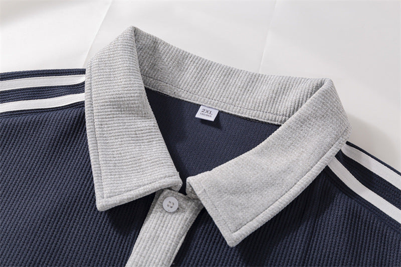 Herren Sportliches Poloshirt mit hohem Kragen und kontrastierenden Streifen Shop Nory