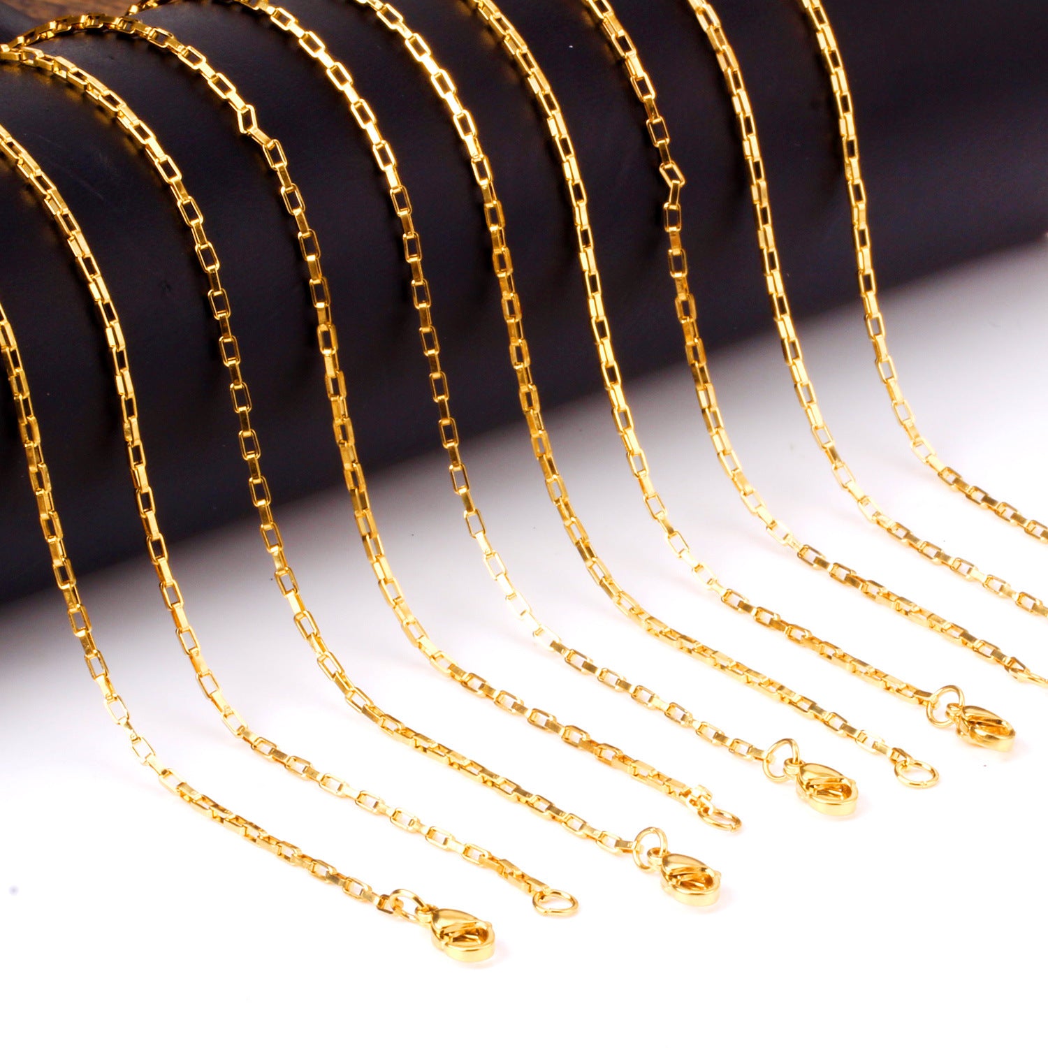 Damen elegante Halskette aus glänzendem Edelstahl mit filigraner Kettengestaltung Shop Nory