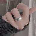 Damen Moderner und filigraner Ring mit elegantem Wellendesign Shop Nory