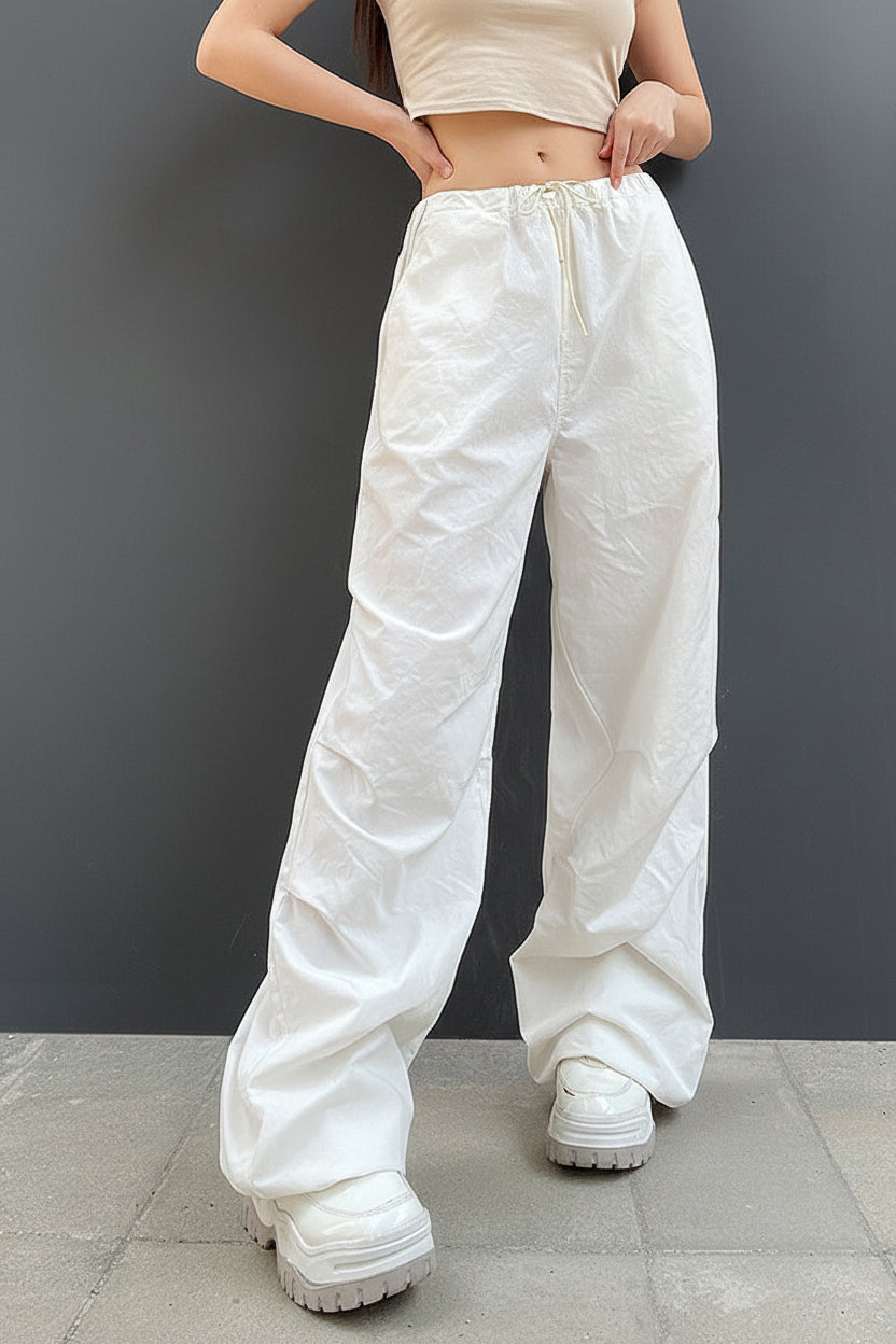Damen Weite Sporthose mit elastischem Bund und stylischen Ketten-Details