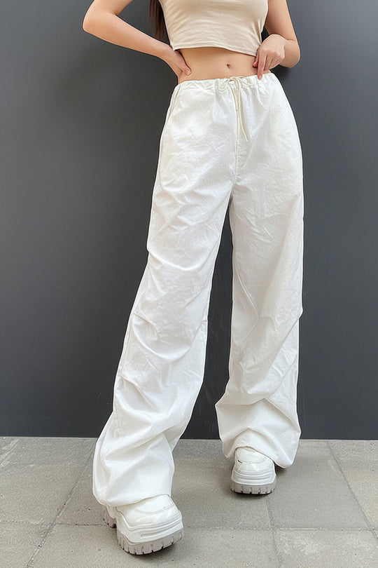 Damen Weite Sporthose mit elastischem Bund und stylischen Ketten-Details