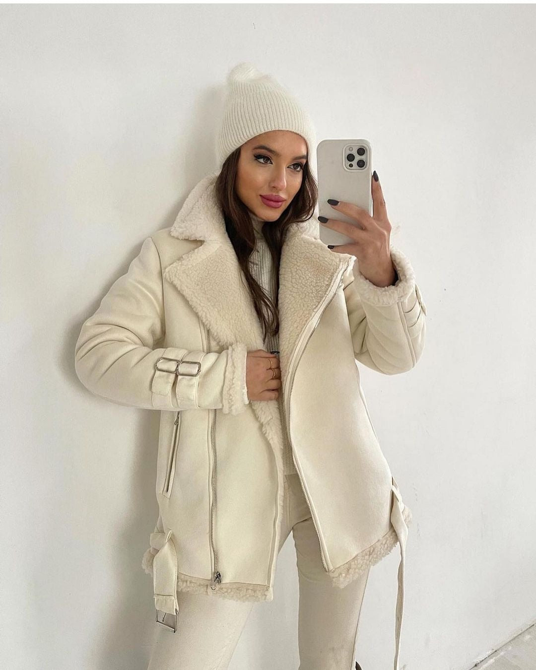 Damen Oversized Kunstleder-Fliegerjacke mit Teddyfell-Futter und Schnallen Shop Nory