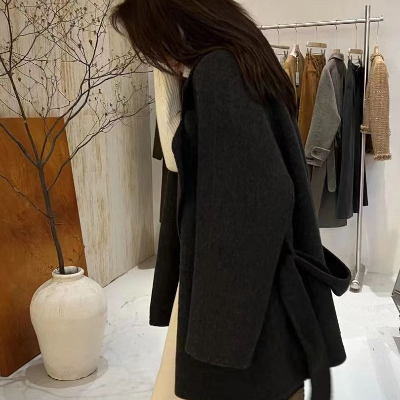 Damen Kurzer Wickelmantel aus Wollmix mit Bindegürtel und weitem Revers Shop Nory