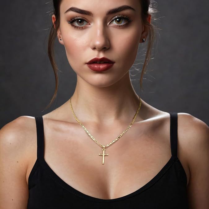Damen Halskette mit modernem Kreuzanhänger und robustem Gliederketten-Design Shop Nory