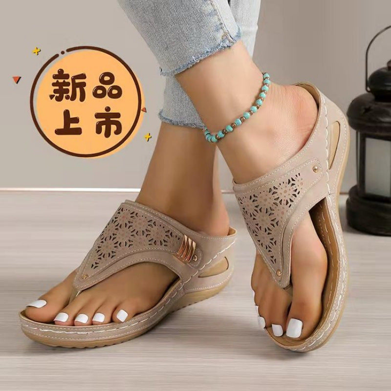 Damen Keil-Zehentrenner mit perforiertem Obermaterial und gepolstertem Komfortfußbett Shop Nory