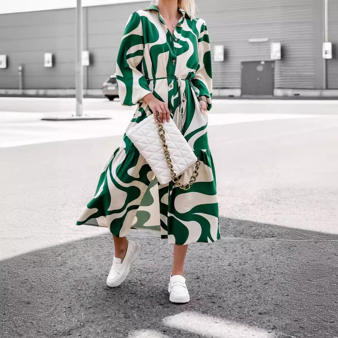 Damen Maxikleid mit modernem Muster und praktischem Taillengürtel