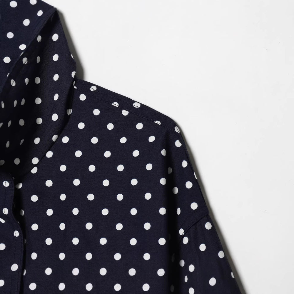 Damen Leichte Cropped-Übergangsjacke mit Stehkragen, Pünktchenprint und Tunnelzug Shop Nory