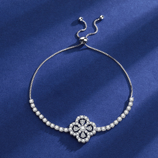 Zartes Zirkonia-Armband mit Verstellbarem Verschluss und Funkelnden Rundsteinen