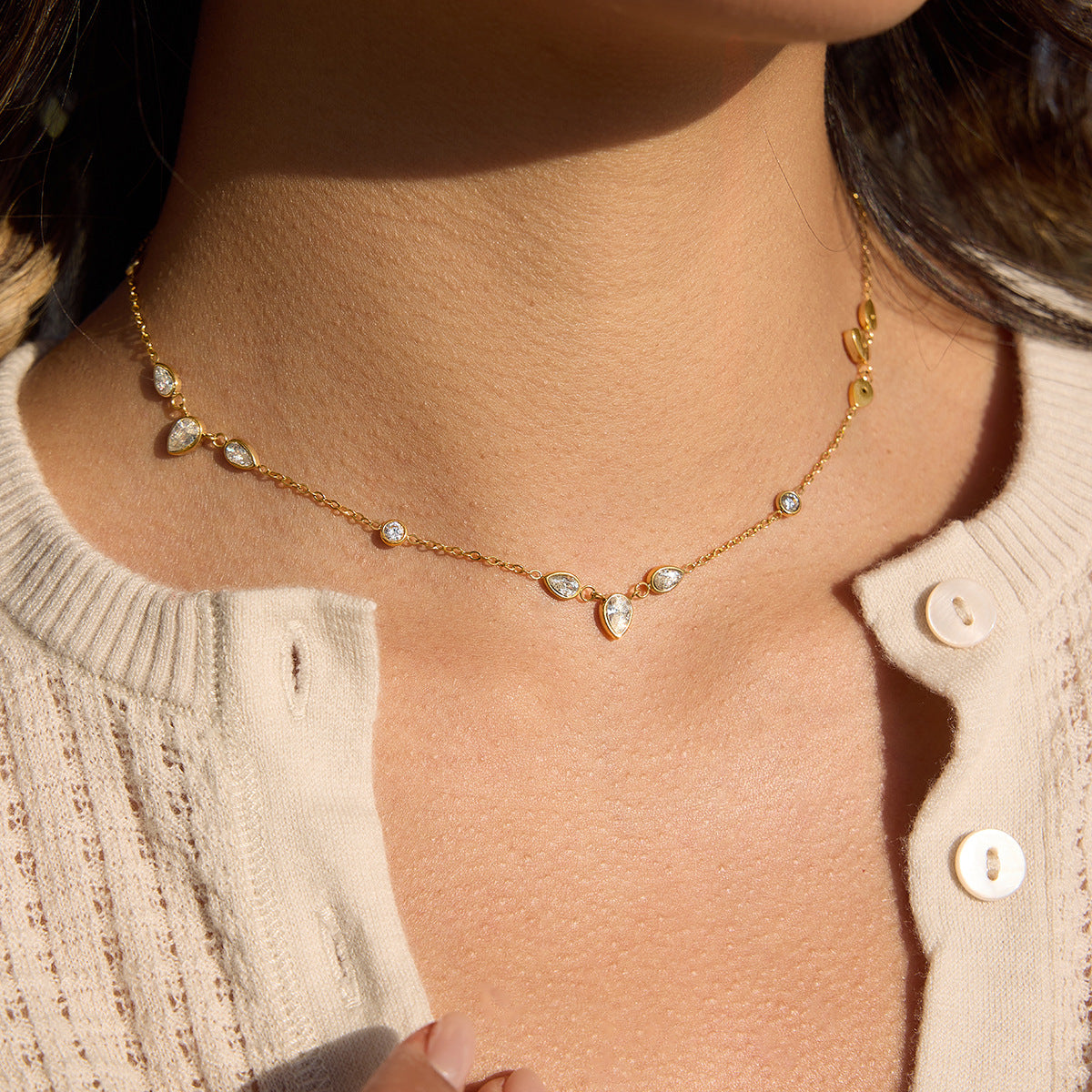 Damen Halskette mit funkelnden Zirkonia und verstellbarem Design Shop Nory