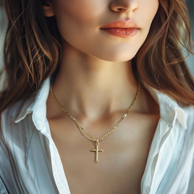 Damen Halskette mit modernem Kreuzanhänger und robustem Gliederketten-Design Shop Nory
