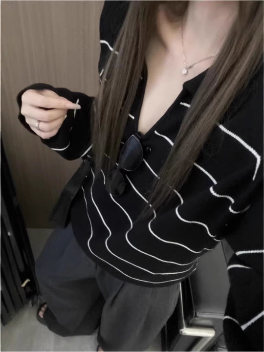 Damen Lässiger Oversize‑Strickpullover mit Polokragen und feiner Querstreifenoptik Shop Nory
