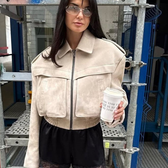 Damen Kurzblouson aus Veloursleder‑Optik mit Oversize‑Schulter und verdecktem Reißverschluss Shop Nory