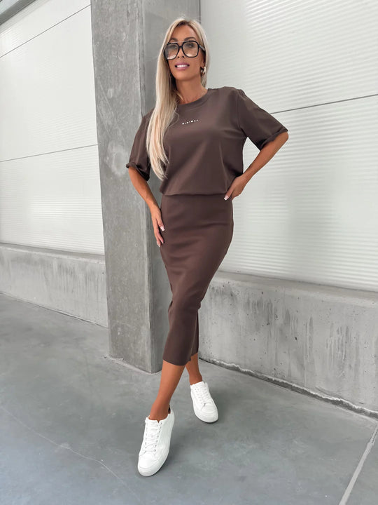 Damen lässiges Zweiteiler-Set aus Feinstrick mit oversized Shirt und Midi-Bleistiftrock mit Seitenschlitz Shop Nory