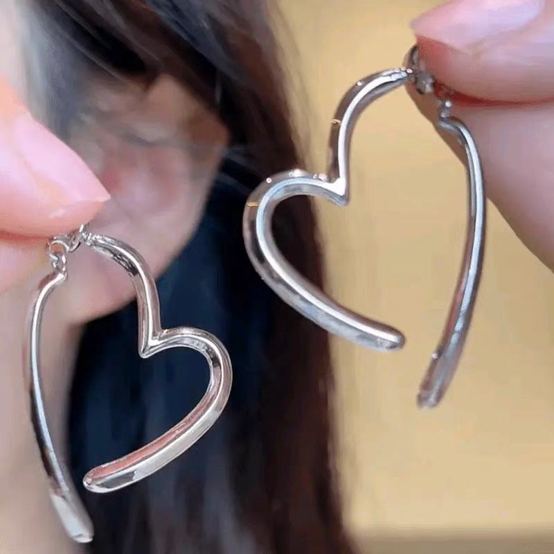 Damen Ohrstecker im modernen Herzdesign Shop Nory