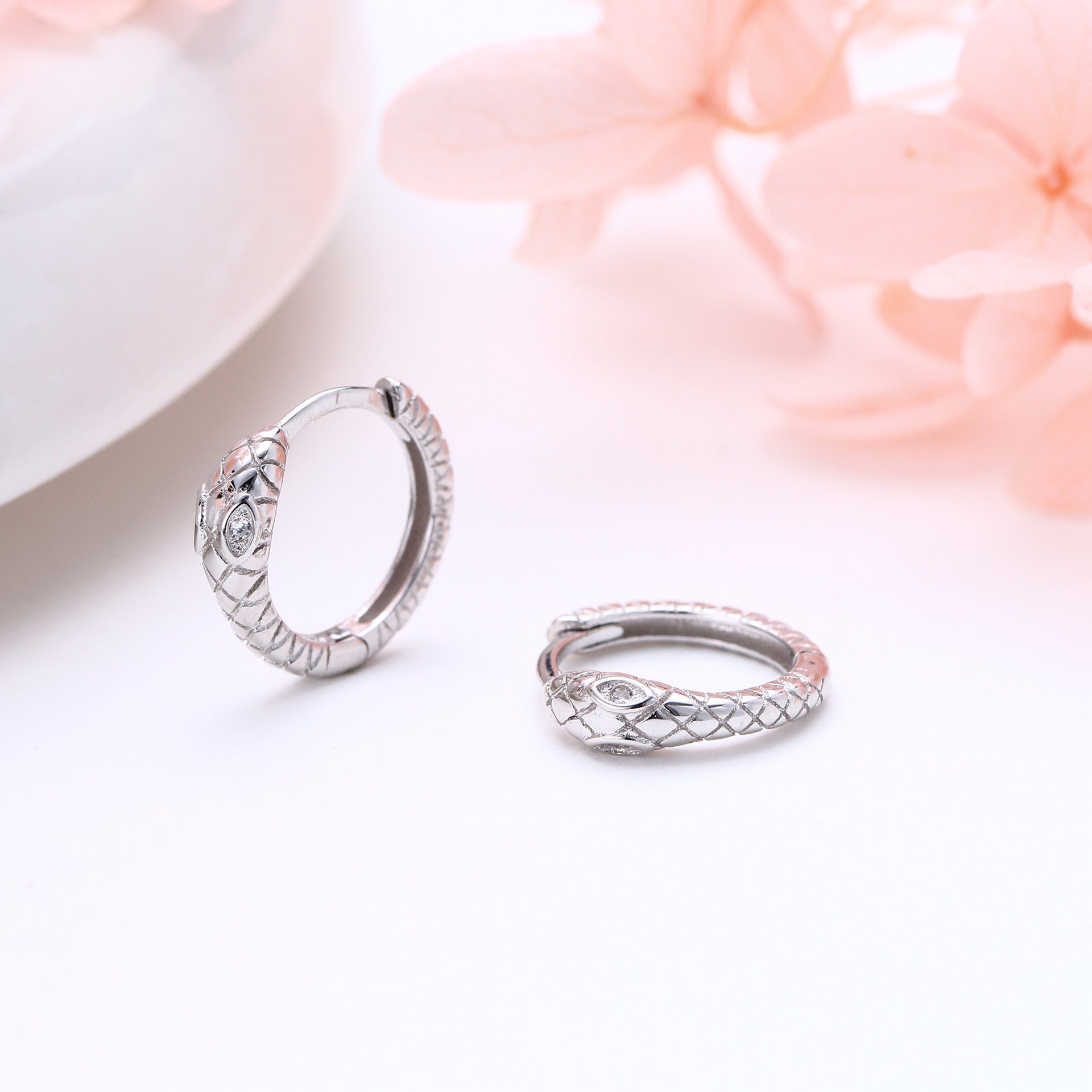 Damen Ohrhänger im einzigartigen Schlangendesign aus 925 Sterling Silber Shop Nory