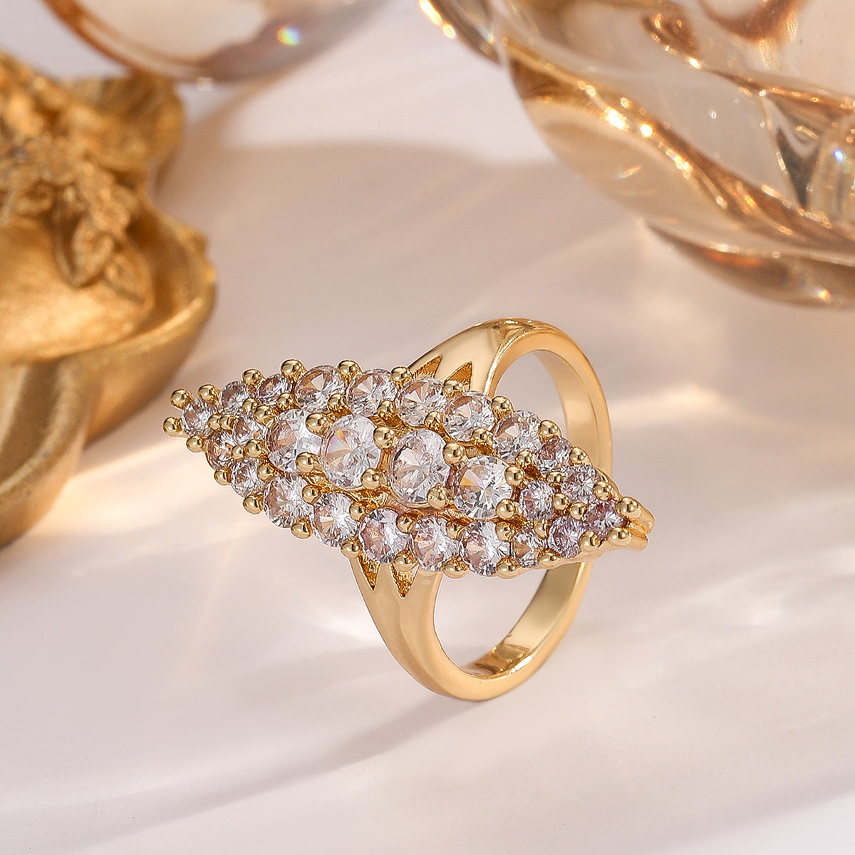 Damen extravagante funkelnde Ring Shop Nory