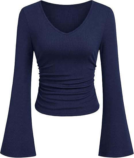 Damen Geripptes Cropped-Top mit V-Ausschnitt, taillierter Raffung und ausgestellten Trompetenärmeln Shop Nory
