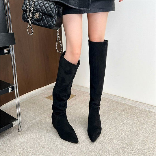 Damen kniehohe Slouch-Stiefel aus Veloursleder mit spitzer Zehenpartie Shop Nory