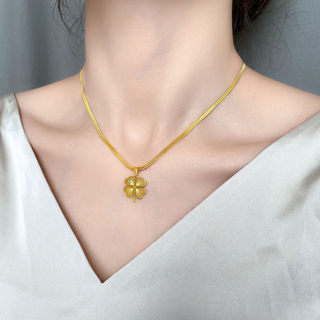 Damen elegantes Halskette mit glücksbringendem Kleeblatt-Anhänger Shop Nory