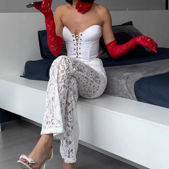 Damen Spitzenhose mit eleganter Schlagform