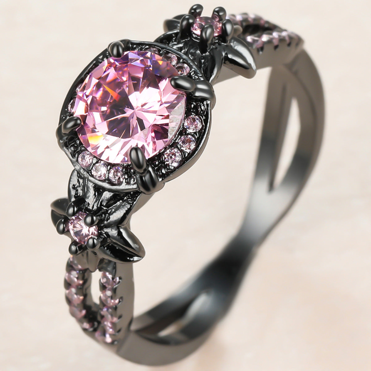 Damen Ring mit luxuriösem, facettiertem Kaffeeschimmer und floralen Akzenten Shop Nory