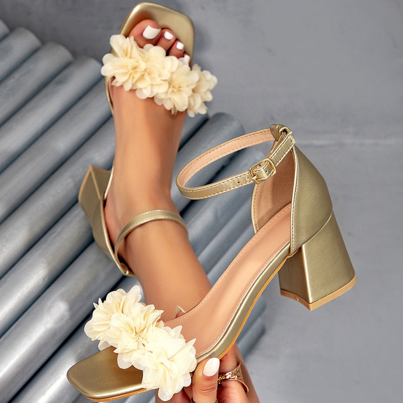 Damen Hochhackige Sandalen mit floralen Applikationen