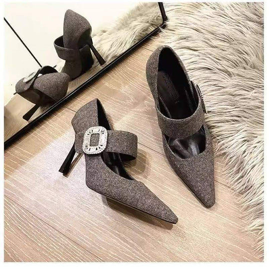 Damen Elegante spitz zulaufende Mary-Jane-Pumps mit Wollfilz-Optik, schmalem Stiletto und Kristall-Schnalle Shop Nory