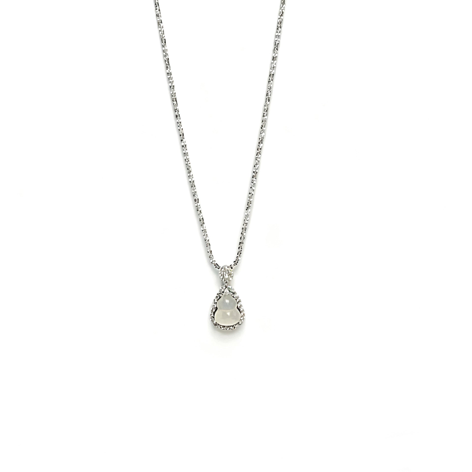 Damen Halskette mit tropfenförmigem Mondstein-Anhänger und kunstvollen Zirkonia-Details Shop Nory