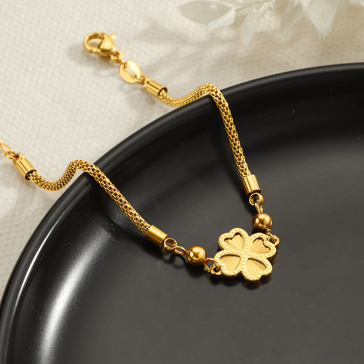 Damen filigranes Armband mit Blütenmotiv Shop Nory