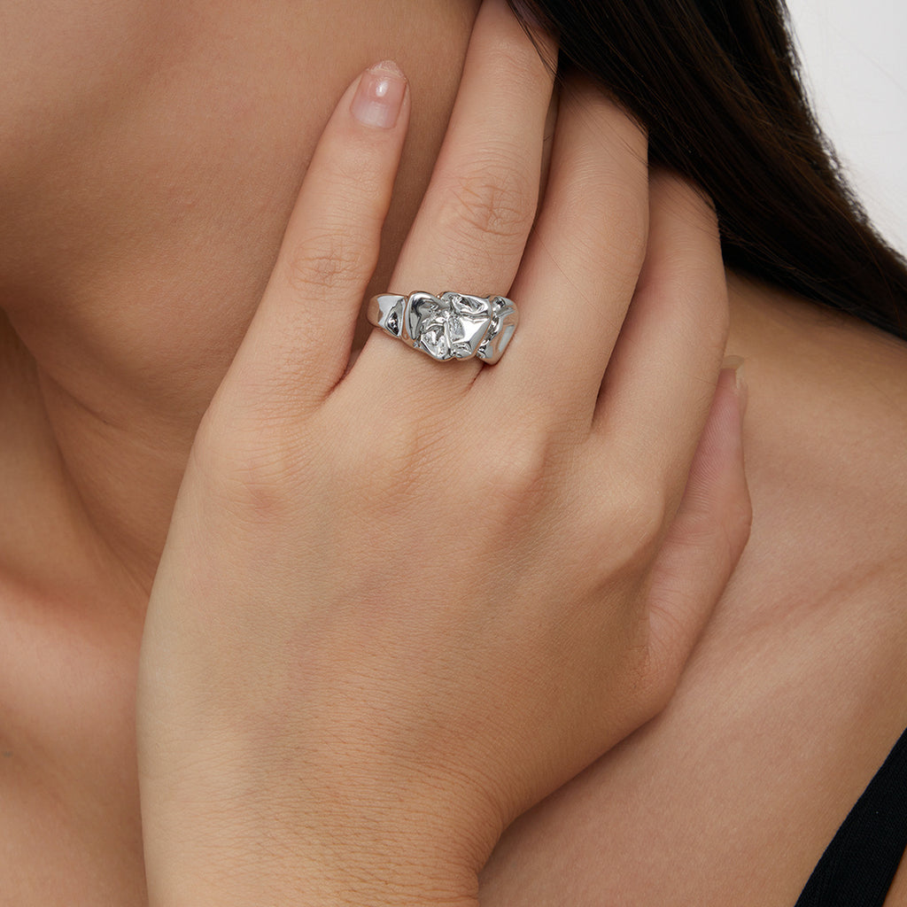 Damen skulpturaler Ring aus goldfarbenem Metall Shop Nory