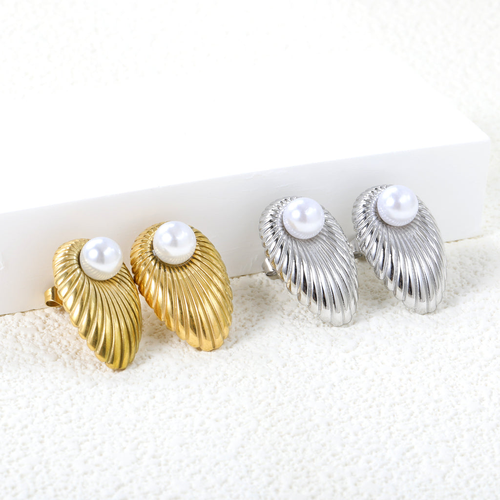 Damen Ohrstecker mit elegantem Muschel-Design und hochwertiger Perle Shop Nory