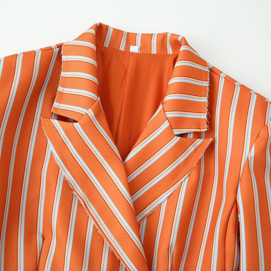Damen doppelreihiger Blazer mit senkrechtem Streifenmuster und ausgefranstem Revers Shop Nory