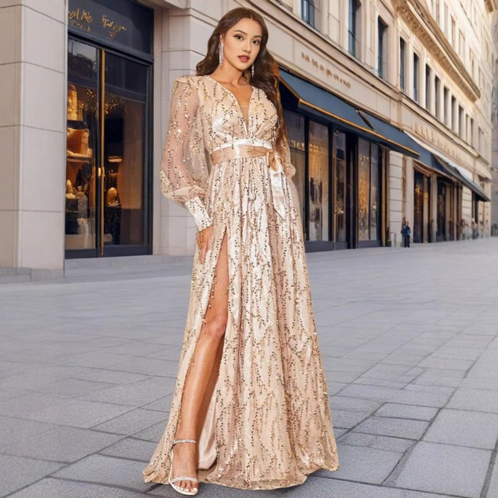 Damen Glamouröses Abendkleid mit schimmernden Pailletten und tiefem Schlitz