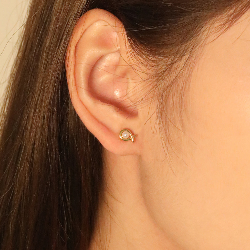 Damen Ohrstecker mit elegantem Perlen-Design und goldplattierter Oberfläche Shop Nory